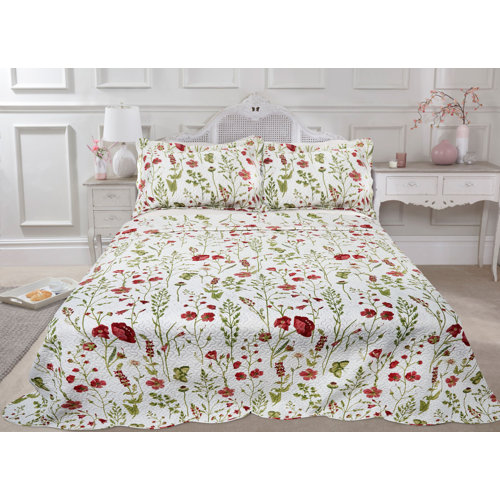 Brambly Cottage Saunderson Red/Green/White Bedspread Wayfair.co.uk